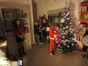 Φωτογραφίες από τη Χριστουγεννιάτικη Γιορτή το 2012 στο Φροντιστήριο Ξένων Γλωσσών Ισιδώρα Μιαούλη Πειραιάς